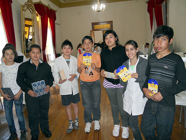 Entregan premios del concurso de Chagas