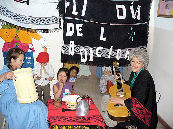 FOTO: Nuestros niños en el Día de la Tradición