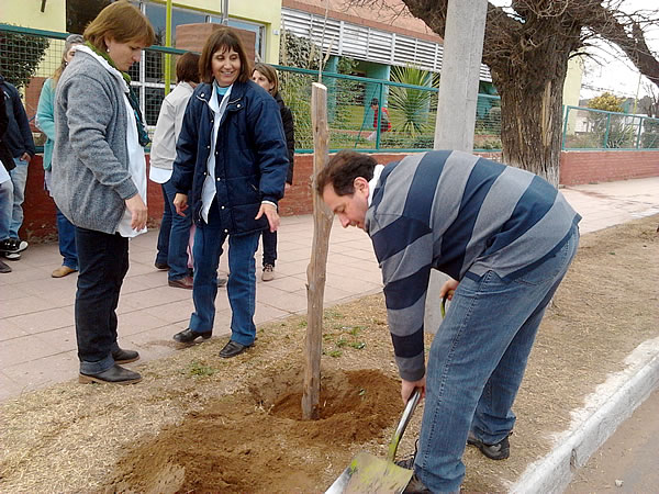 FOTO: Acto de Medio Ambiente por el Día del Árbol