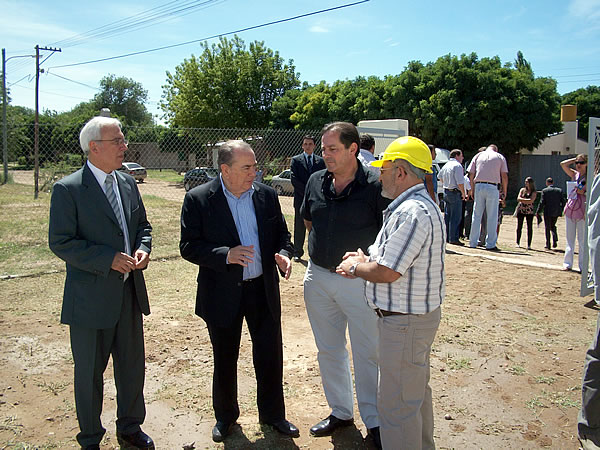 FOTO: Inauguraron la obra de desagües cloacales y la nueva red de agua potable