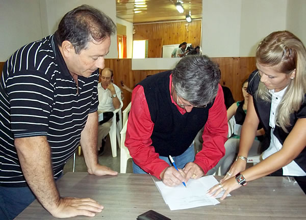 FOTO: Entrega de Tarjetas Alimentarias y Pensiones