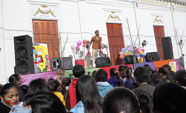 Se festejó el Día del Niño en la plaza central