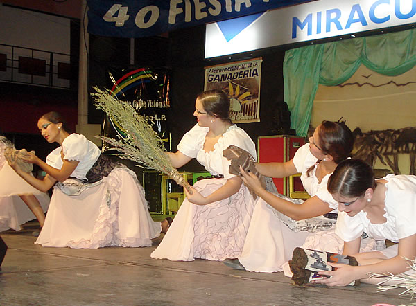 FOTO: Primera Luna - 40° Edición Fiesta Provincial de la Ganadería