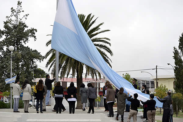 Conmemoran el Día del Veterano y de los caídos en la Guerra de Malvinas