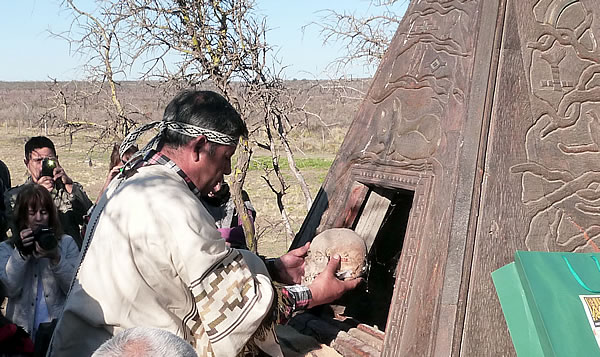 Mariano Rosas, Panguitruz Nger regresa a su Madre Tierra