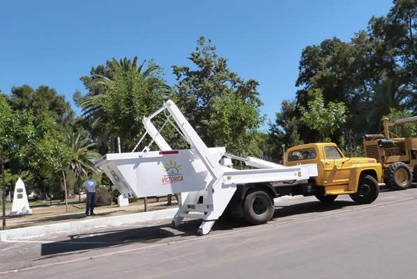 Nuevo Camión Porta Volquetes