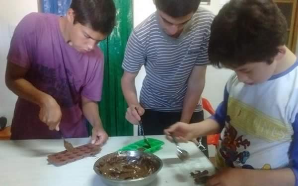 Huevos de Pascua en Talleres para Adolescentes